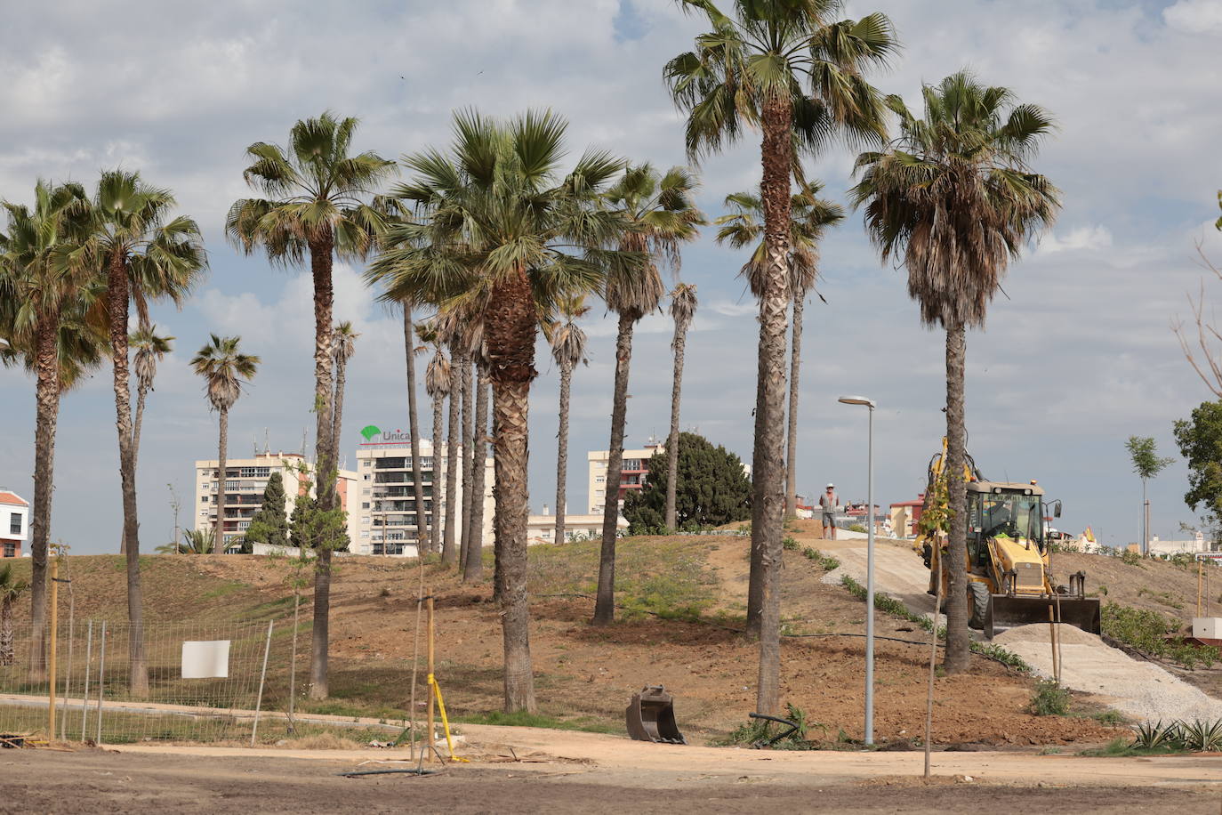 El parque de San Rafael empieza a brotar en Málaga tras casi una década de obras