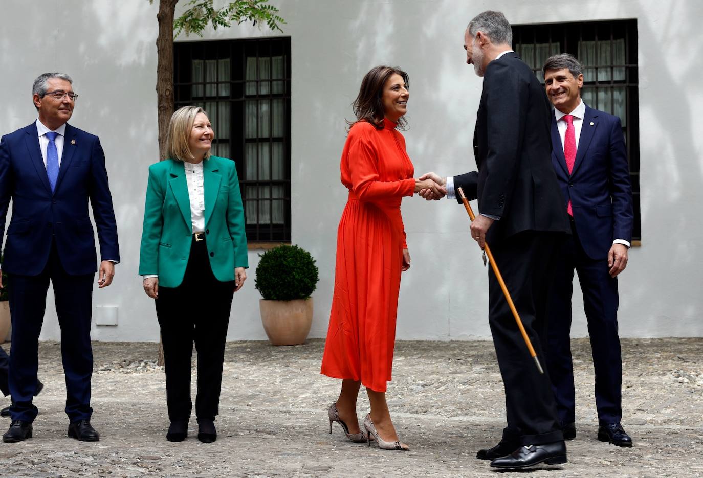 El rey Felipe VI se da un baño de multitudes a su llegada a Ronda