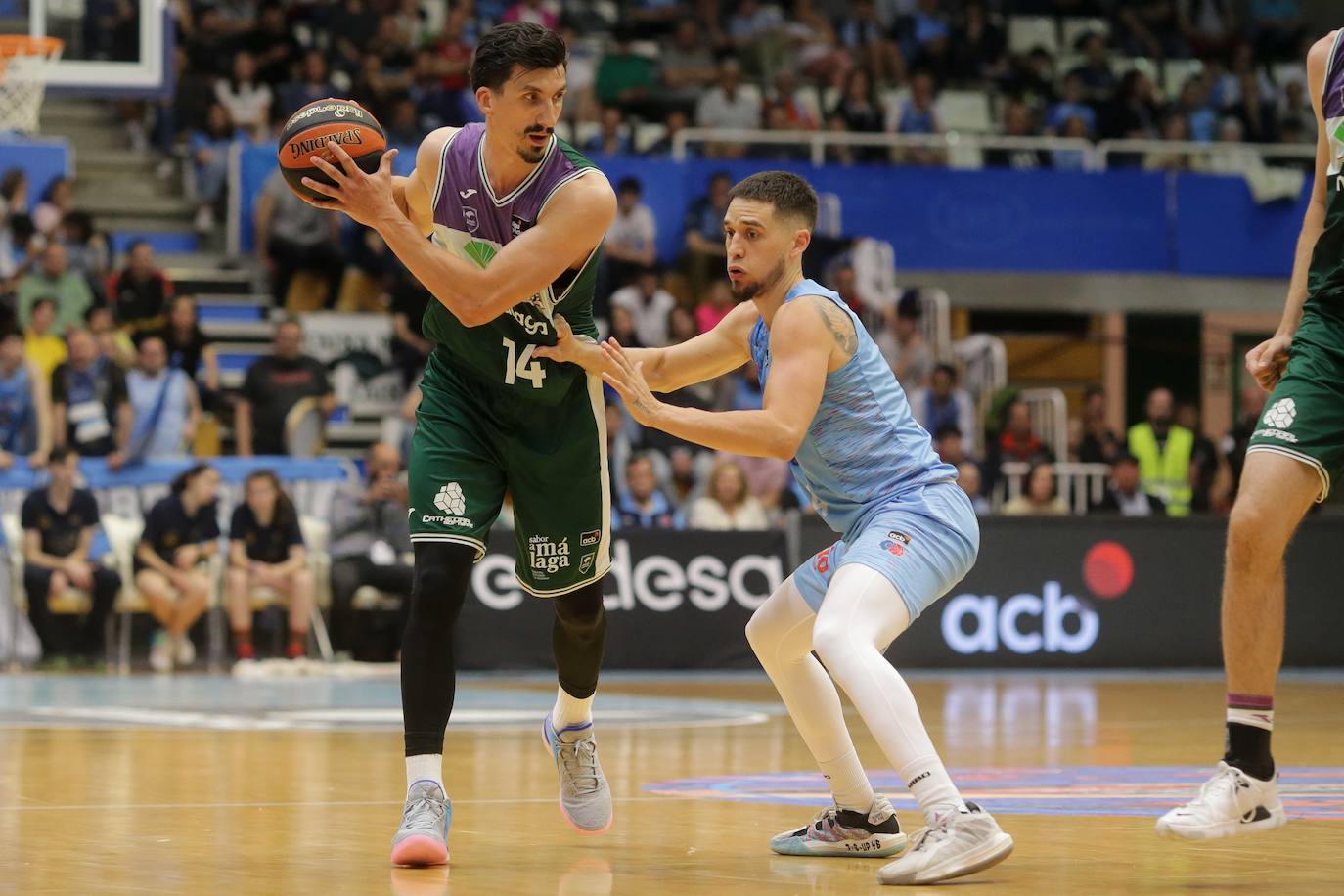 El Unicaja gana en Lugo