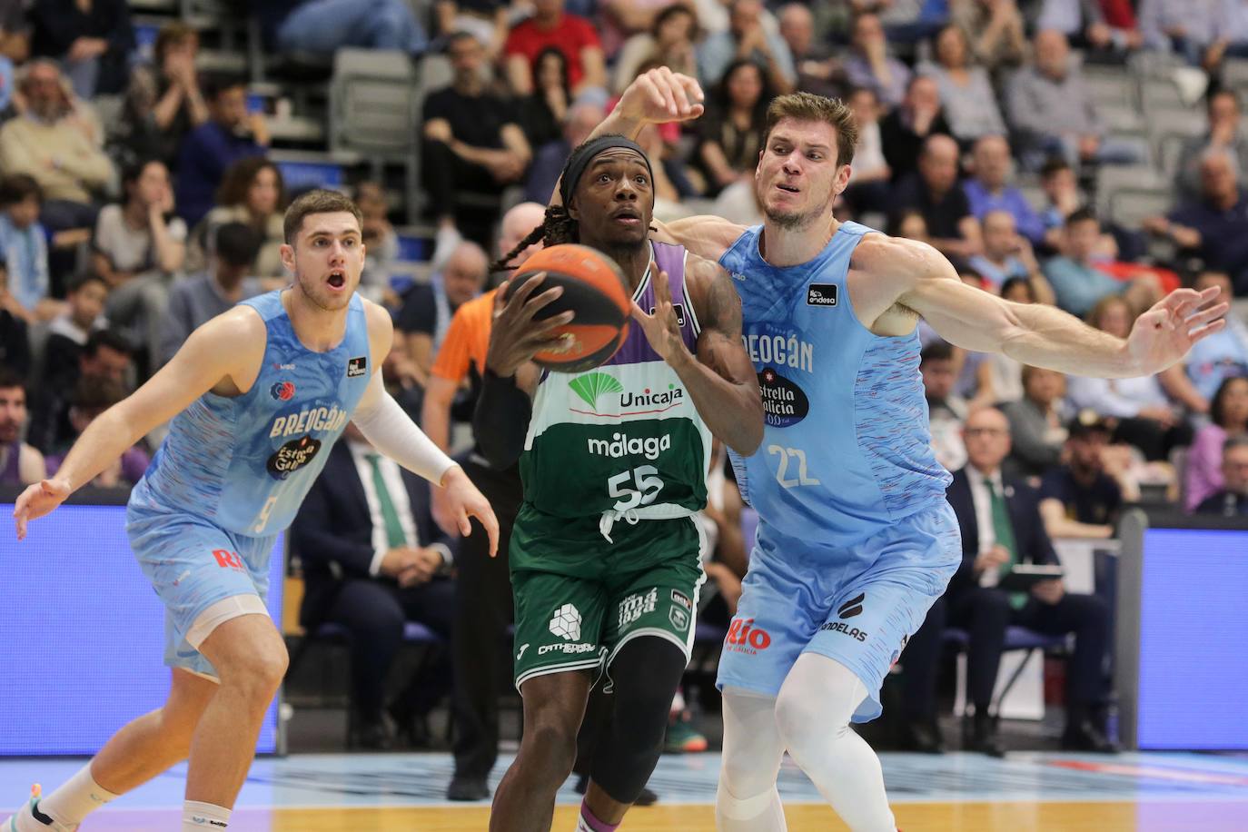 El Unicaja gana en Lugo