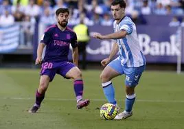 Ramón controla el balón en un momento del último partido contra el Cartagena en La Rosaleda.