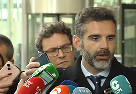 Fernández-Pacheco y Sinkevicius, a la izquierda, durante la reunión.