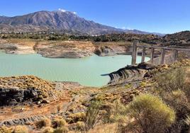 El embalse de La Viñuela está al 10% de su capacidad, con 16,4 hectómetros cúbicos.