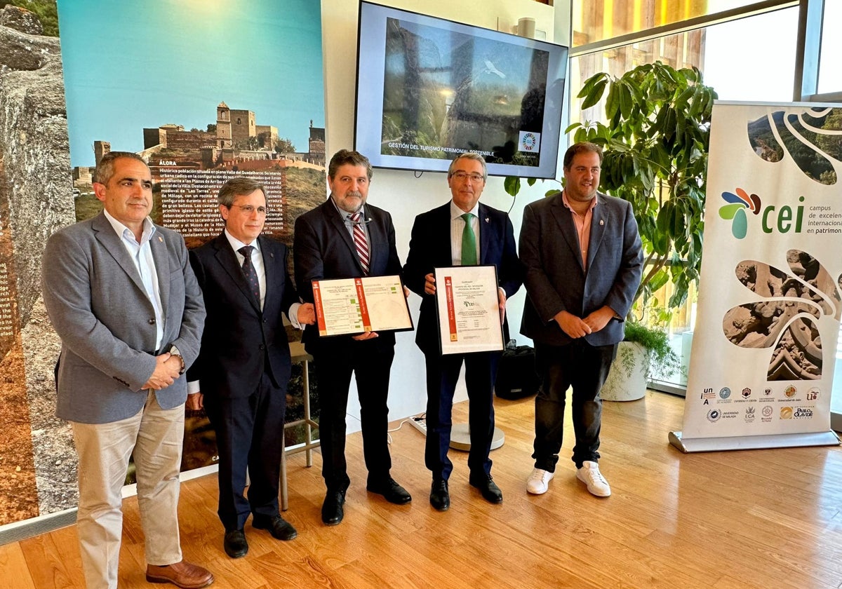 Entrega del reconocimiento, en el Centro de Recepción de Visitantes del Caminito.