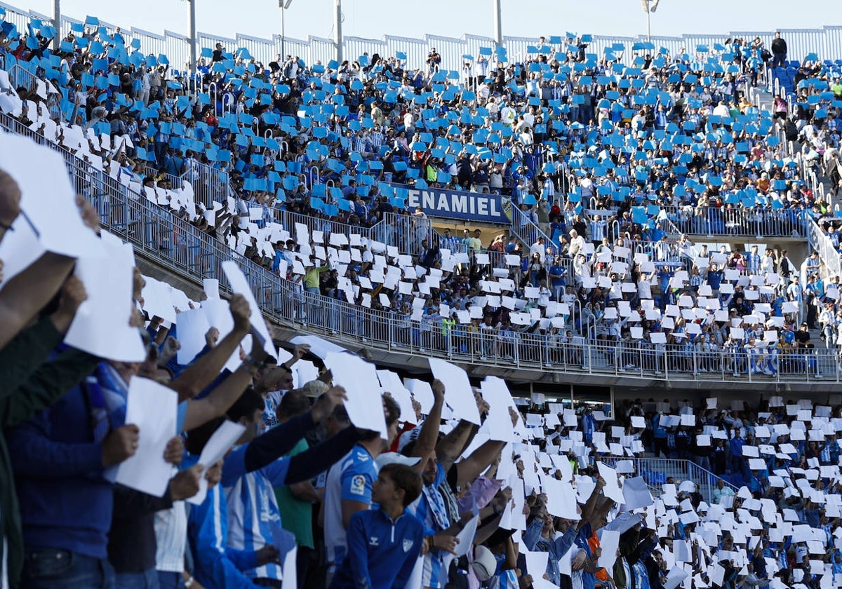 Imagen de las gradas de La Rosaleda durante el Málaga-Cartagena