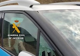 Imagen de uno de los vehículos asaltados por los presuntos ladrones.