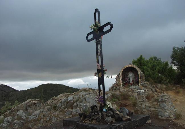 Cruz del Juanar, en el cerro del mismo nombre.