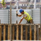 El paro baja en Andalucía en 19.100 personas de enero a marzo y se crean 66.300 empleos