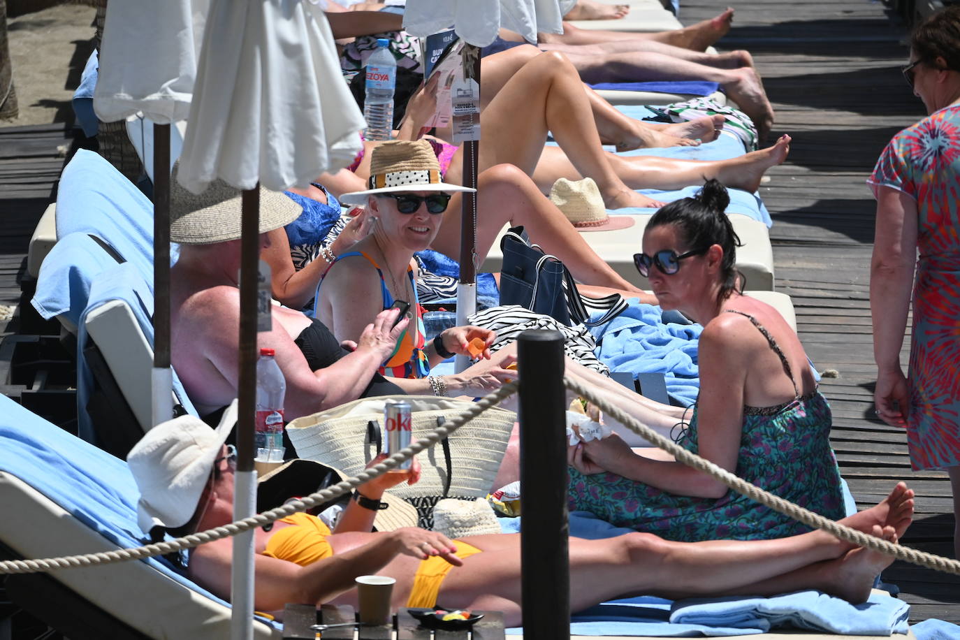 Lleno en playas y chiringuitos de Málaga en el puente de mayo