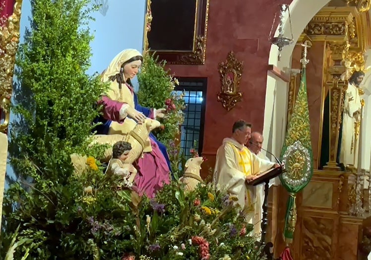 Momento del anuncio de la fecha de la coronación de la imagen pastoreña.