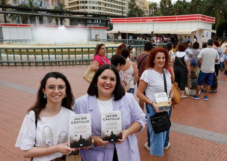 Imagen secundaria 1 - Javier Castillo llena la Feria del Libro de Málaga