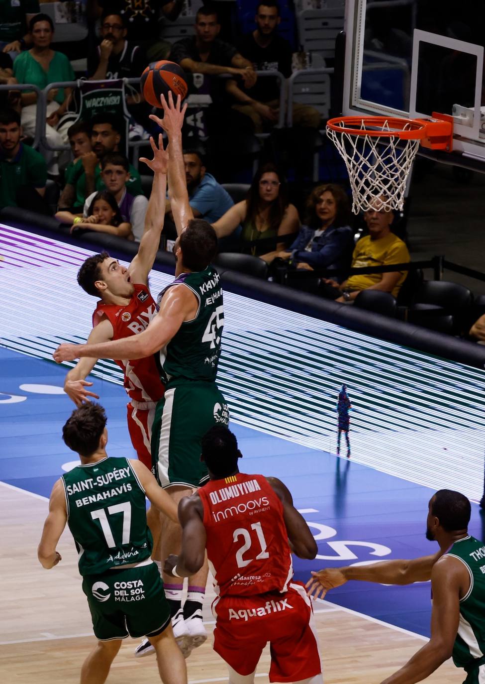 La victoria del Unicaja ante el Manresa, en imágenes