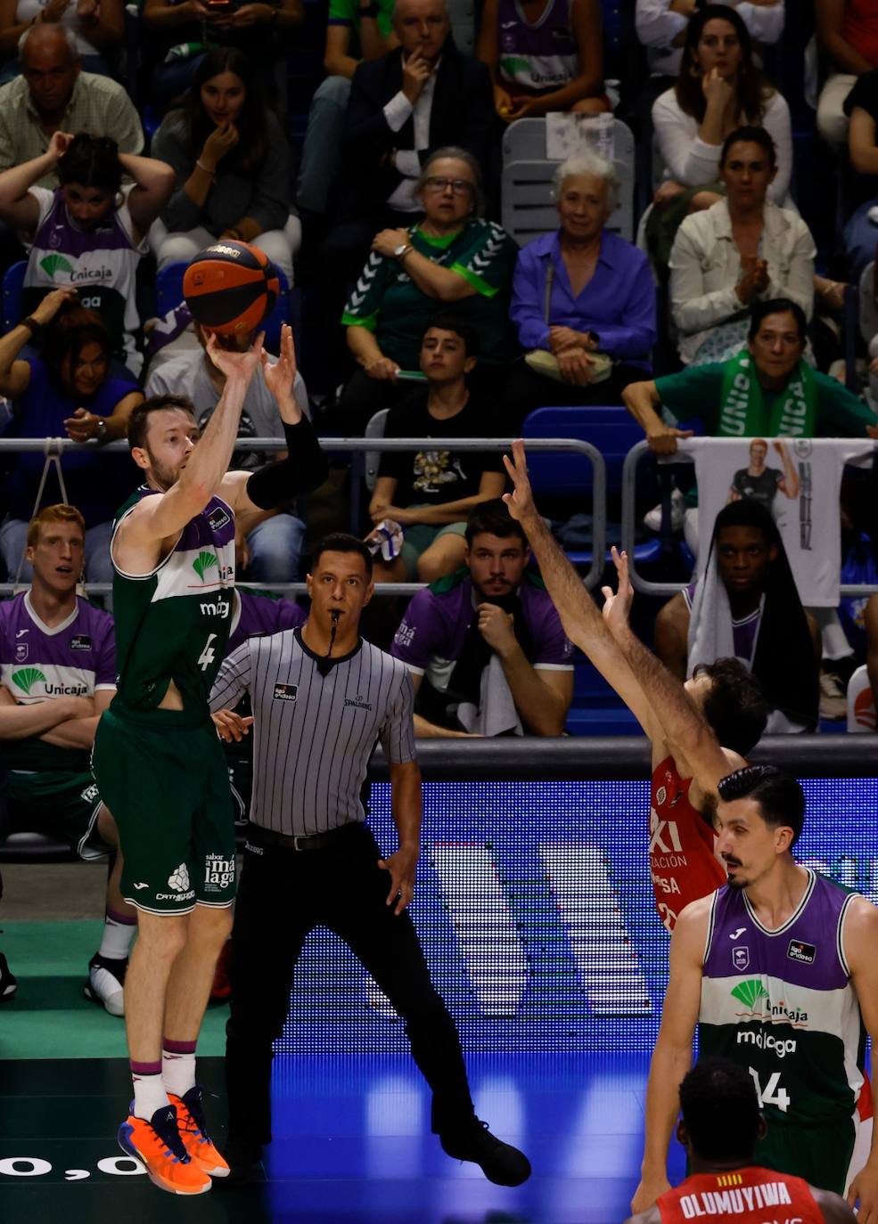 La victoria del Unicaja ante el Manresa, en imágenes