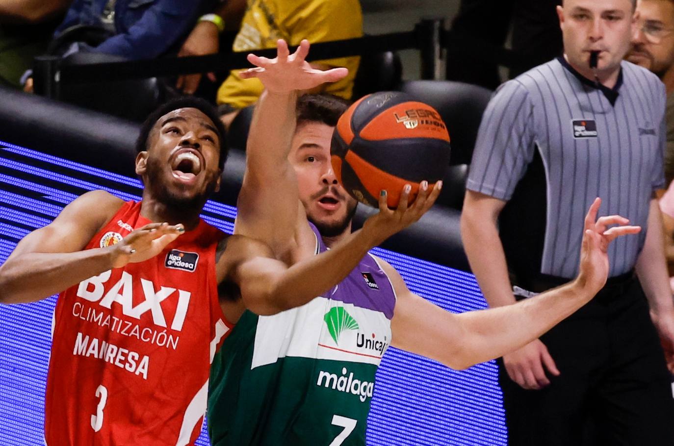 La victoria del Unicaja ante el Manresa, en imágenes