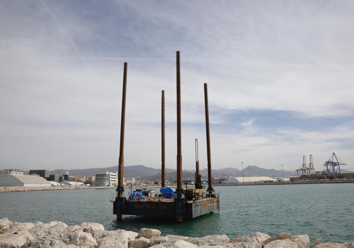 La pontona, instalada en el espacio del puerto deportivo de San Andrés.