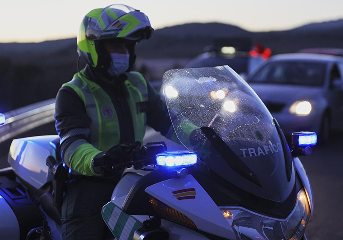 Dos mujeres de 26 y 27 años fallecen en una colisión frontal entre dos coches en Coín