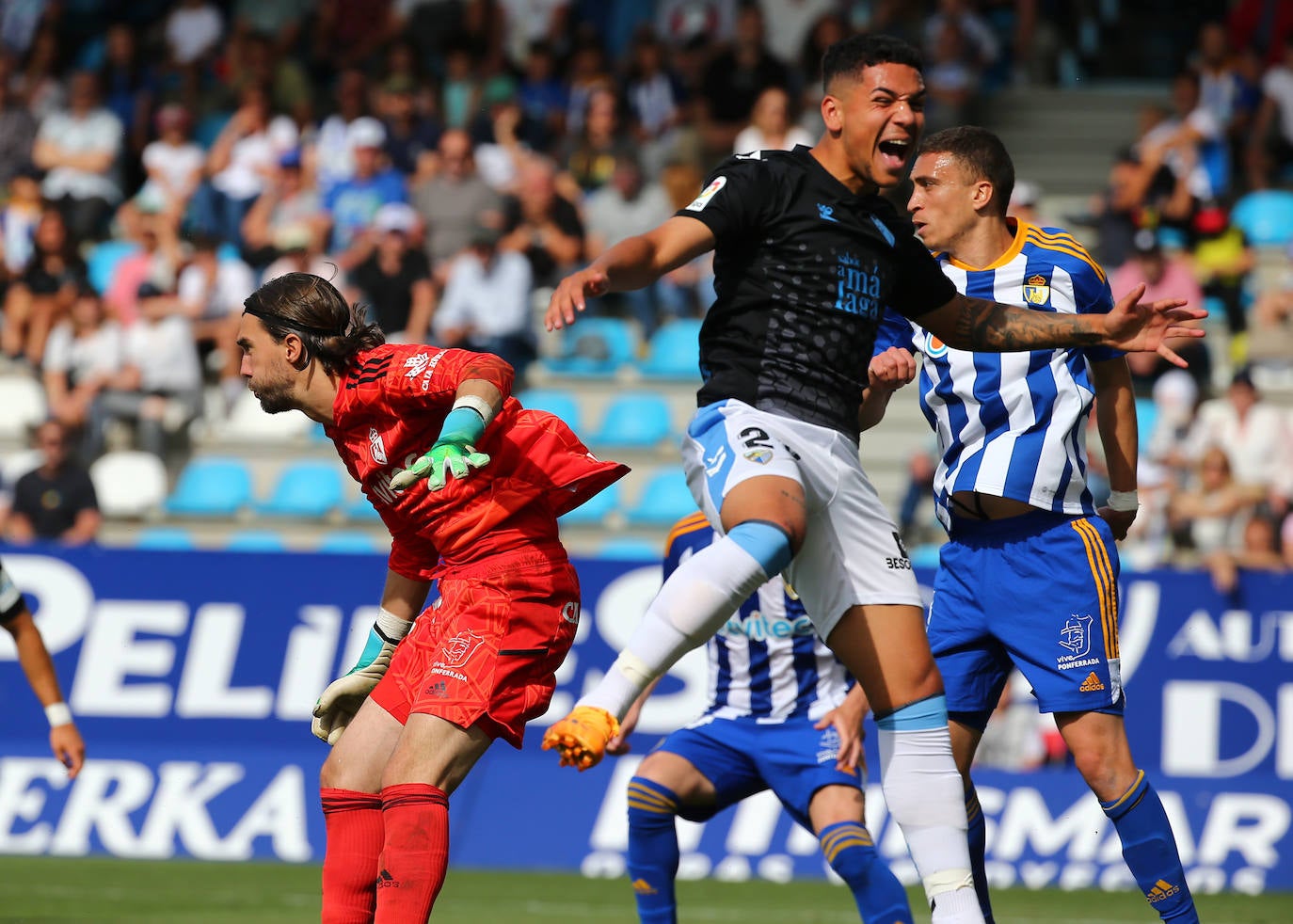 El Málaga pierde con la Ponferradina (2-0)