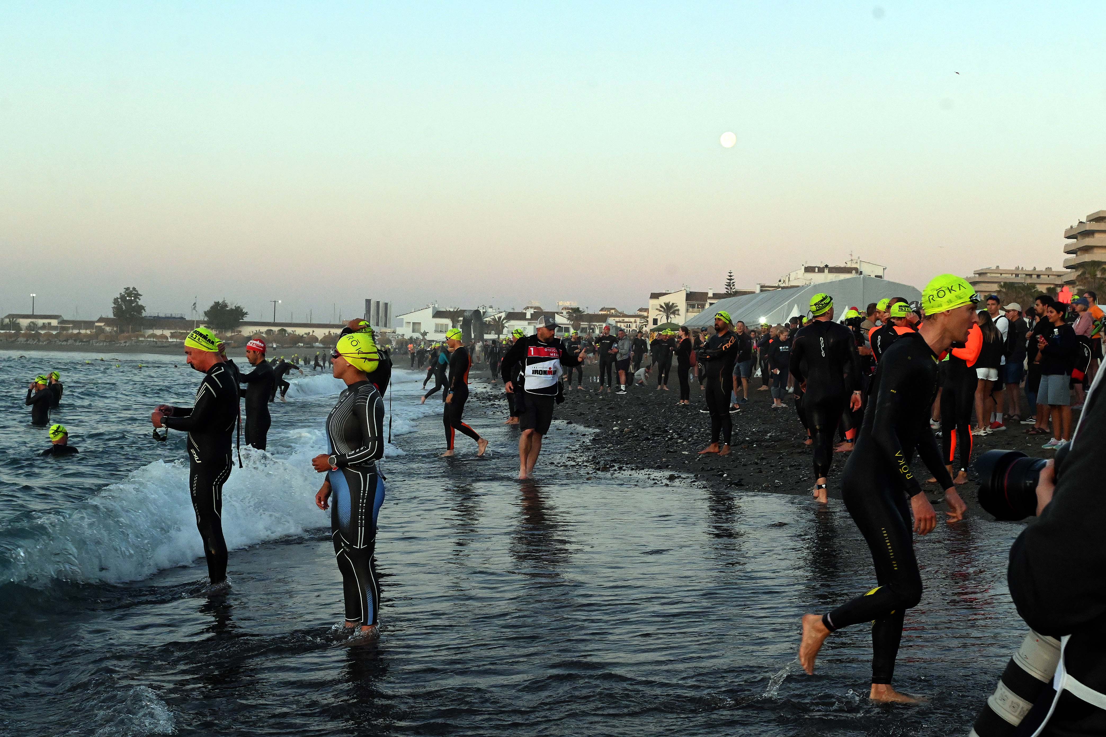 Más de 1.500 triatletas se dan cita en el Ironman 70.3 Marbella