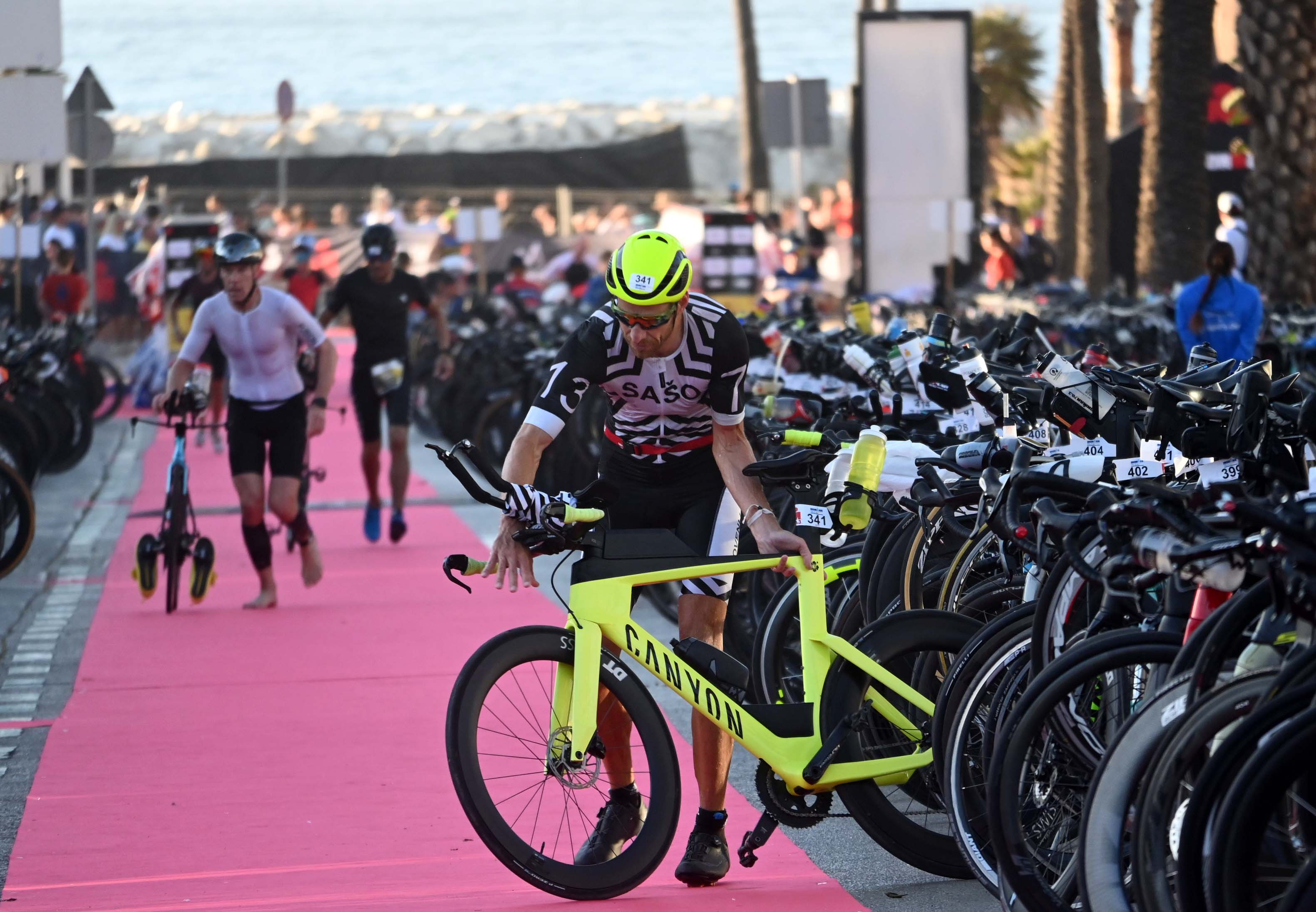 Más de 1.500 triatletas se dan cita en el Ironman 70.3 Marbella