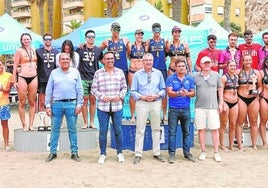 Entrega de trofeos del Campeonato de España Universitario de vóley-playa, organizado por la UMA.