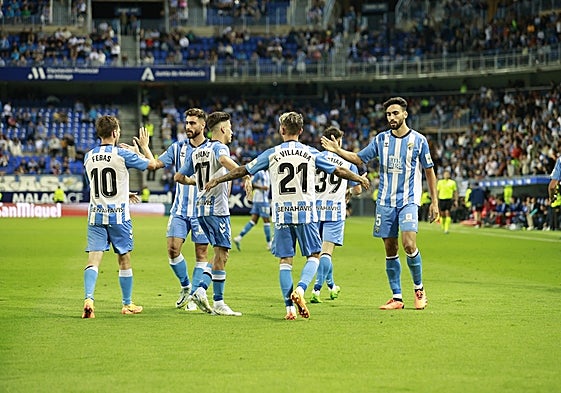 Los jugadores malaguistas celebran el segundo gol ante el MIrandés.