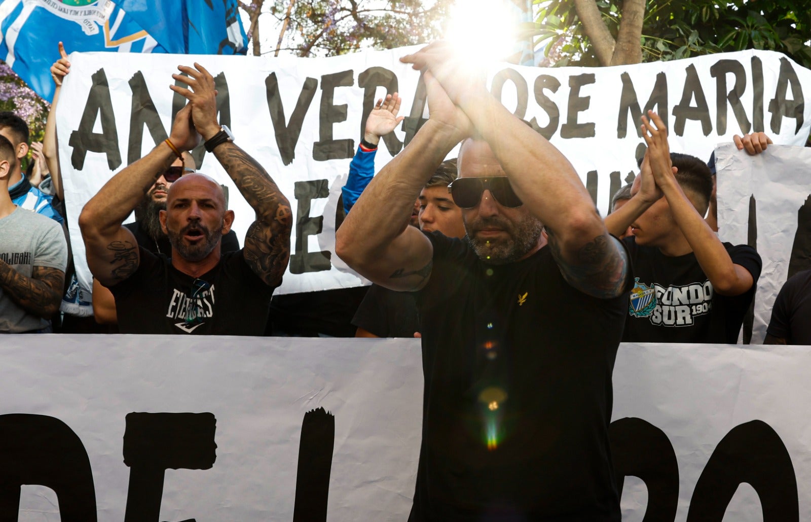 Protesta de la afición del Málaga contra jugadores y directiva