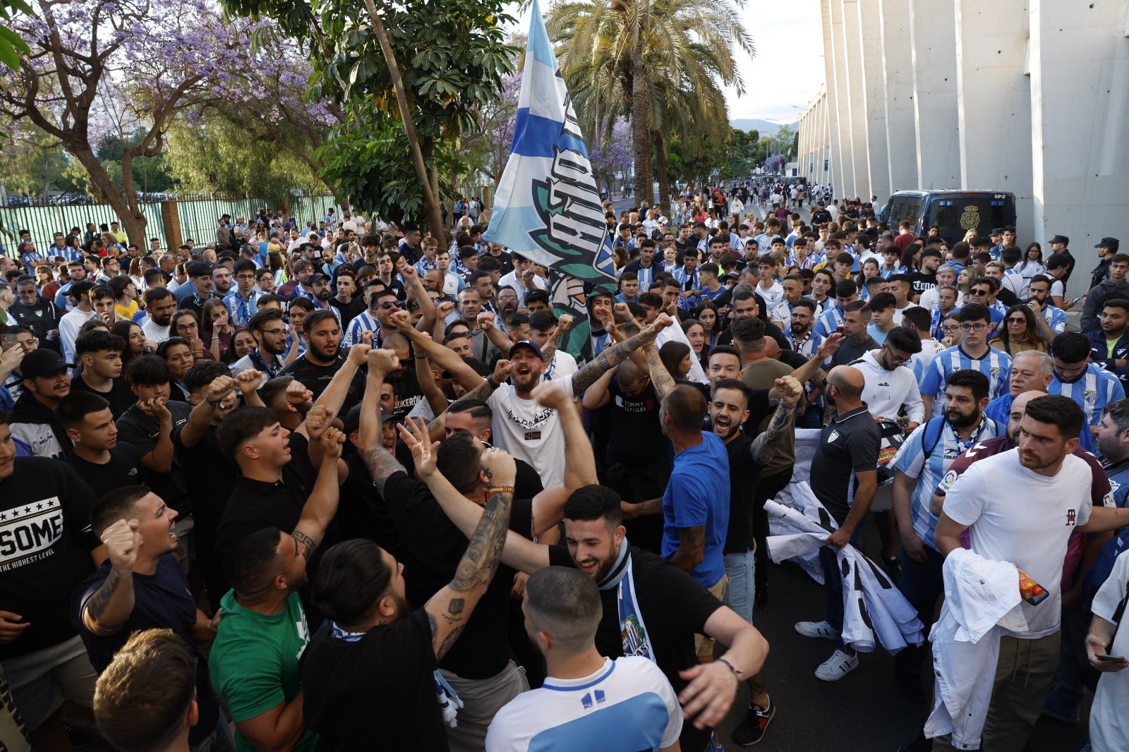 Protesta de la afición del Málaga contra jugadores y directiva