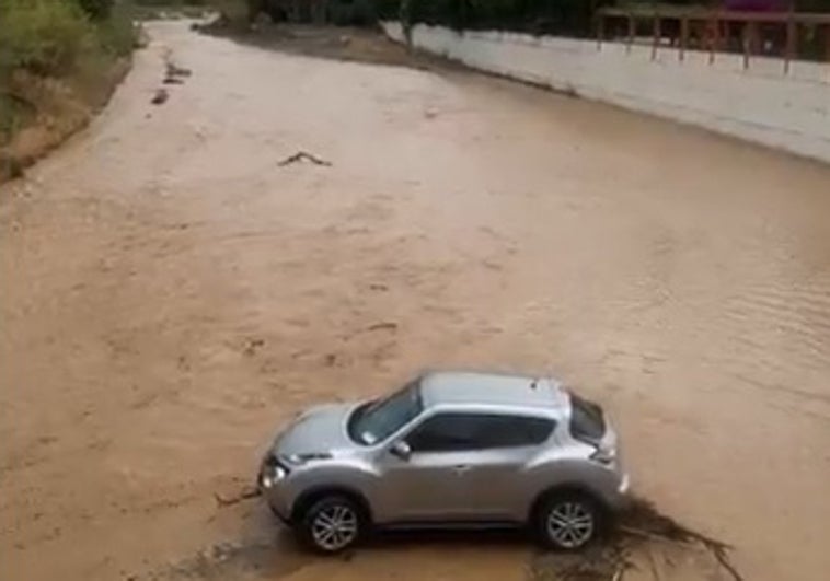 Imagen de uno de los coches atrapados.