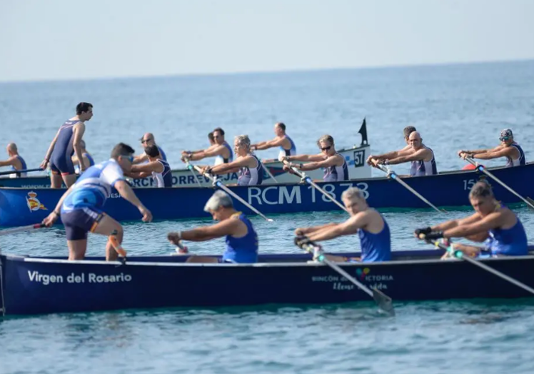 Una de las pruebas celebradas, con los barcos de Virgen del Rosario, el Real Club Mediterráneo y Torrevieja.