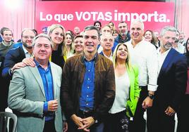 Juan Espadas y Pedro Sánchez, ayer en Jerez.