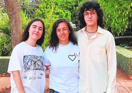 Los voluntarios de AECC, Cibervoluntarios y Cudeca, Nerea Marín, Irene Suárez y David Fernández, respectivamente.