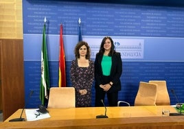 Esperanza Gómez, del grupo parlamentario de Por Andalucía, y Mar González, de Verdes-Equo