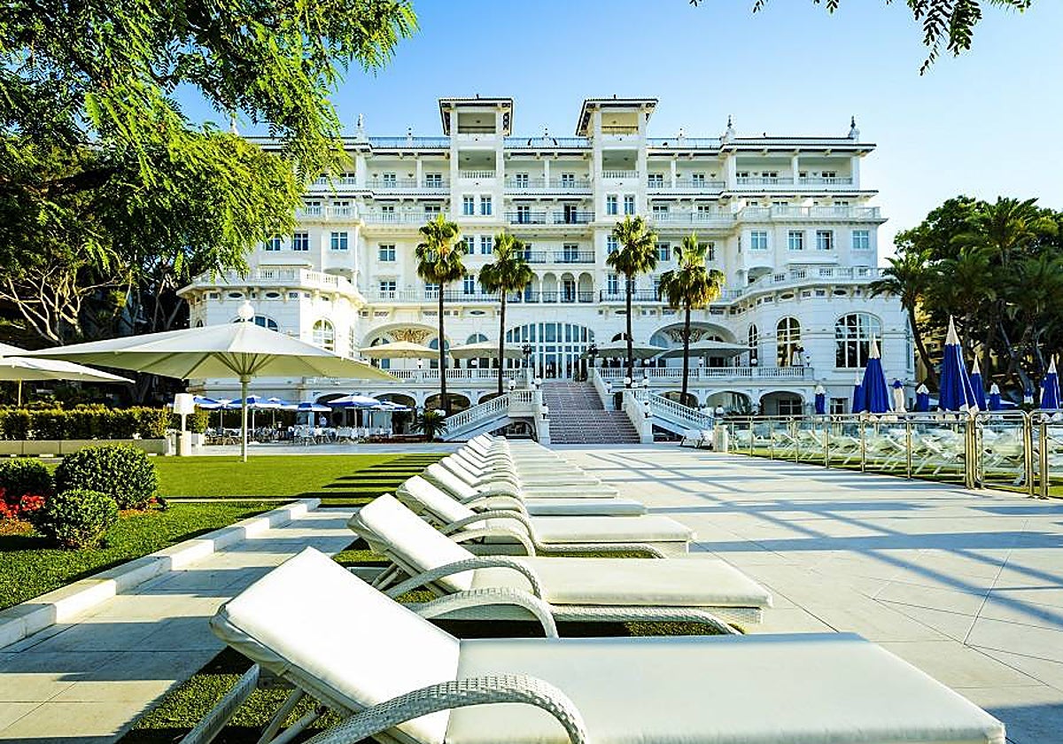 Vista de la terraza del Gran Hotel Miramar, el único gran lujo de Málaga.