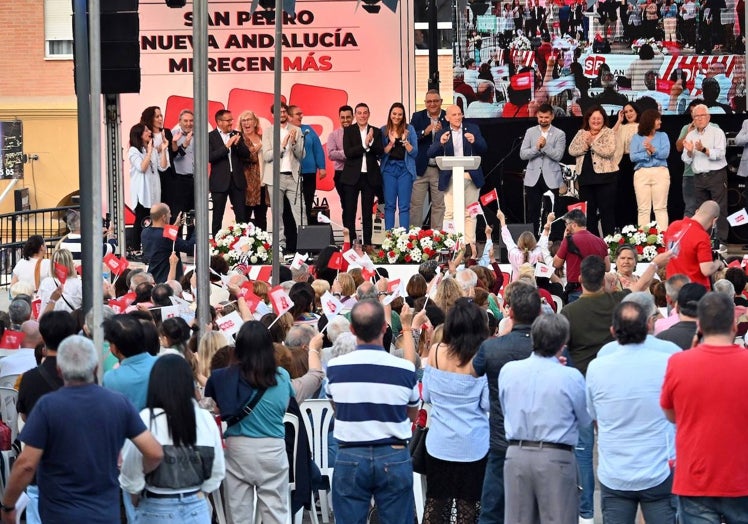 OSP celebró un mitin con conciertos de músicos locales en la Plaza de la Iglesia el jueves por la tarde.