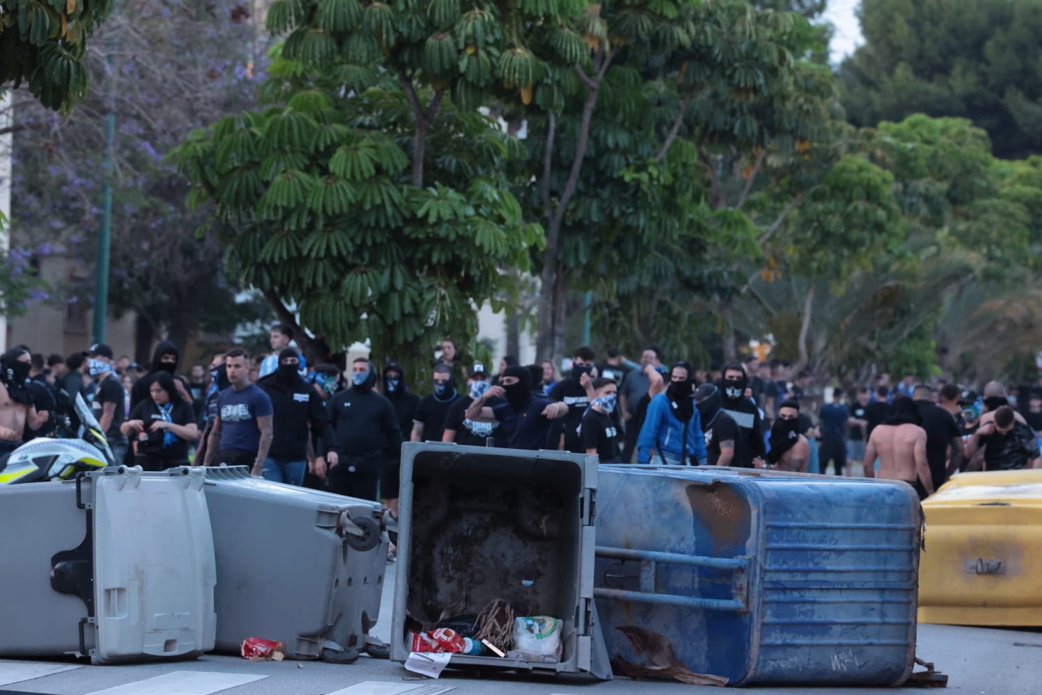 Protestas y cargas policiales en La Rosaleda tras el partido