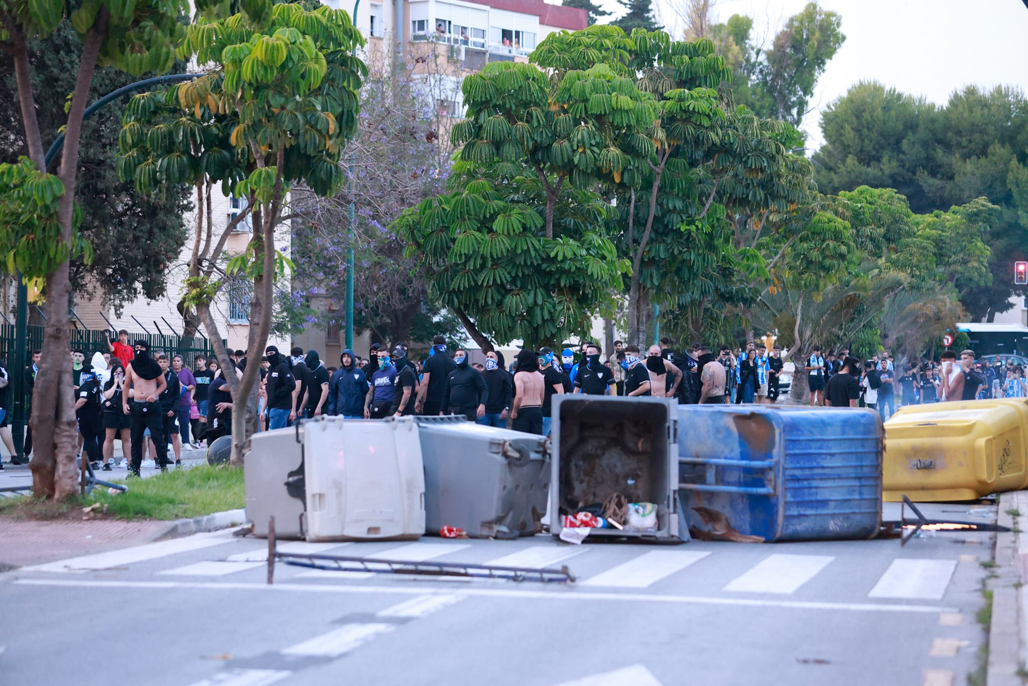 Protestas y cargas policiales en La Rosaleda tras el partido