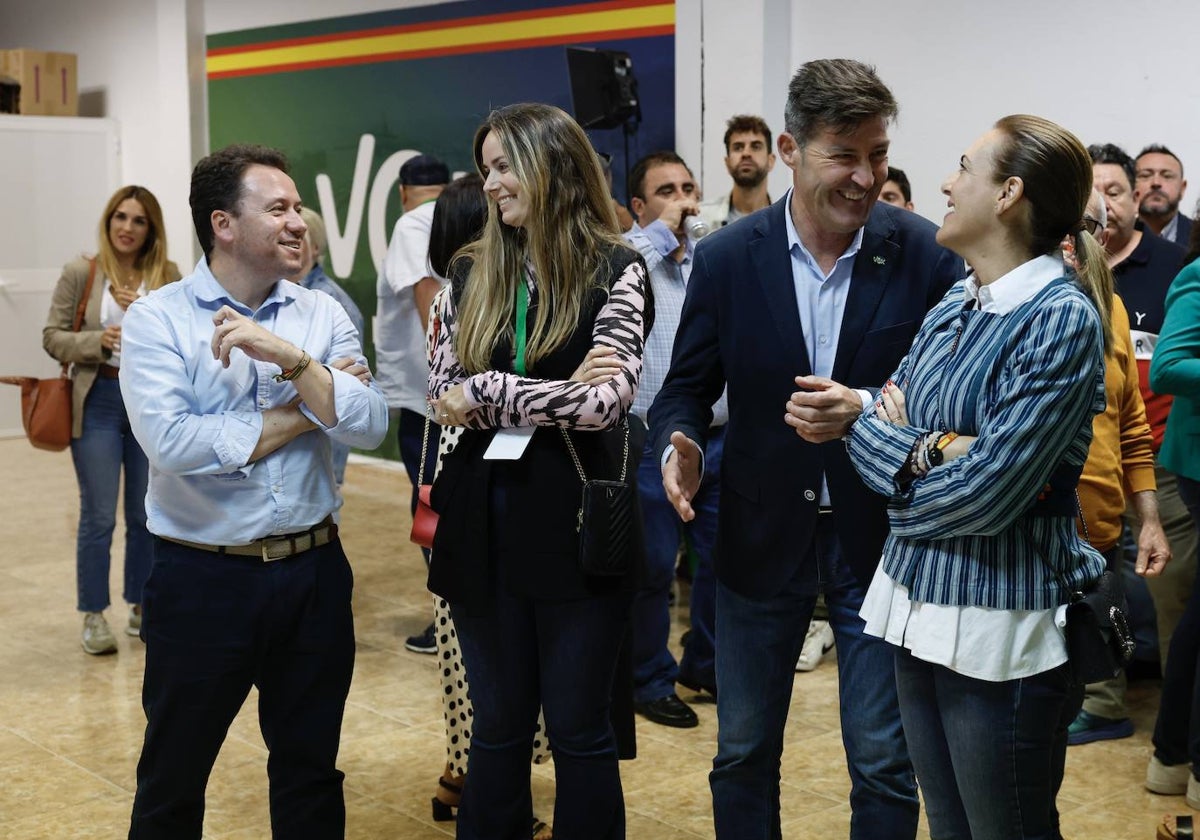 Ruiz Ballesteros, Yolanda Gómez, Antonio Alcázar y Patricia Rueda, en la sede de Vox esta noche.