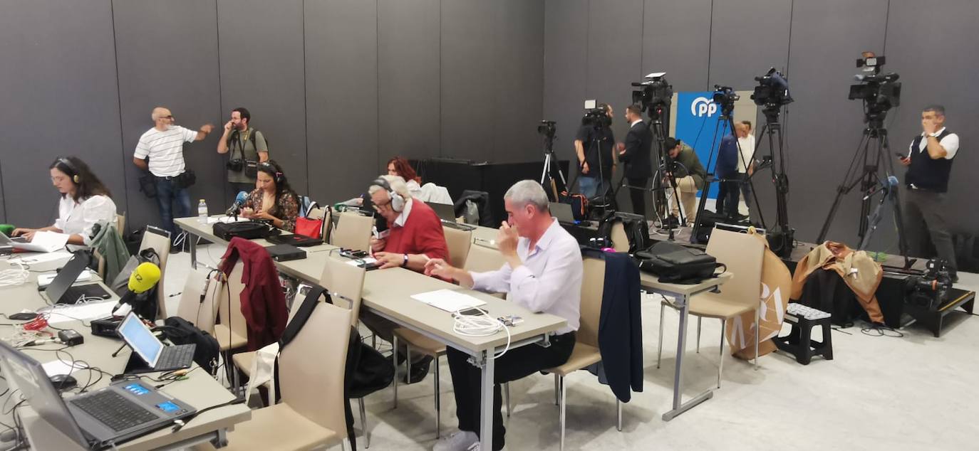 Medios de comunicación que van a seguir los resultados de la noche electoral en el NH, con el PP.