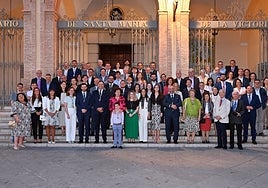Cofrades del Amor y representantes del Rocío y Monte Calvario.