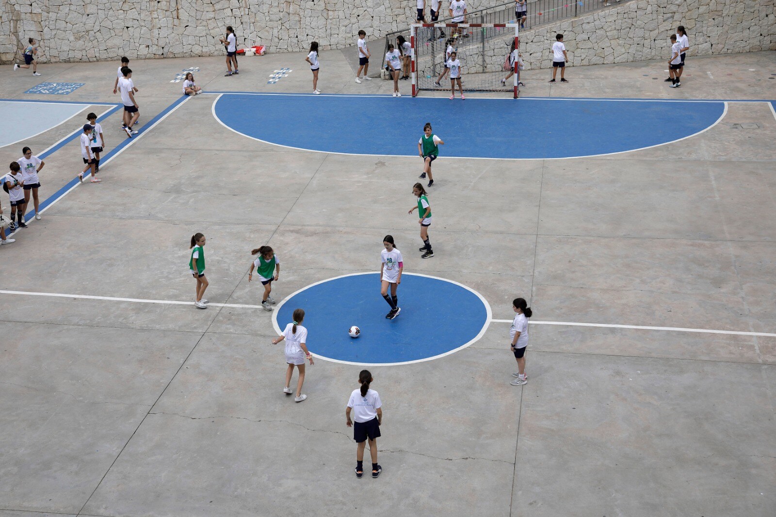 Regreso triunfal de la Deportiada del Colegio Cerrado Calderón