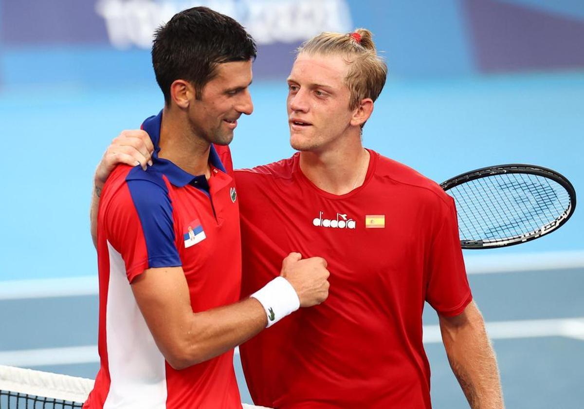 Novak Djokovic y Alejandro Davidovich, en otra ocasión enfrentados en un torneo.