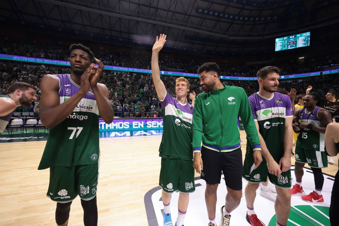 El segundo partido de play-off entre Unicaja y Tenerife, en fotos