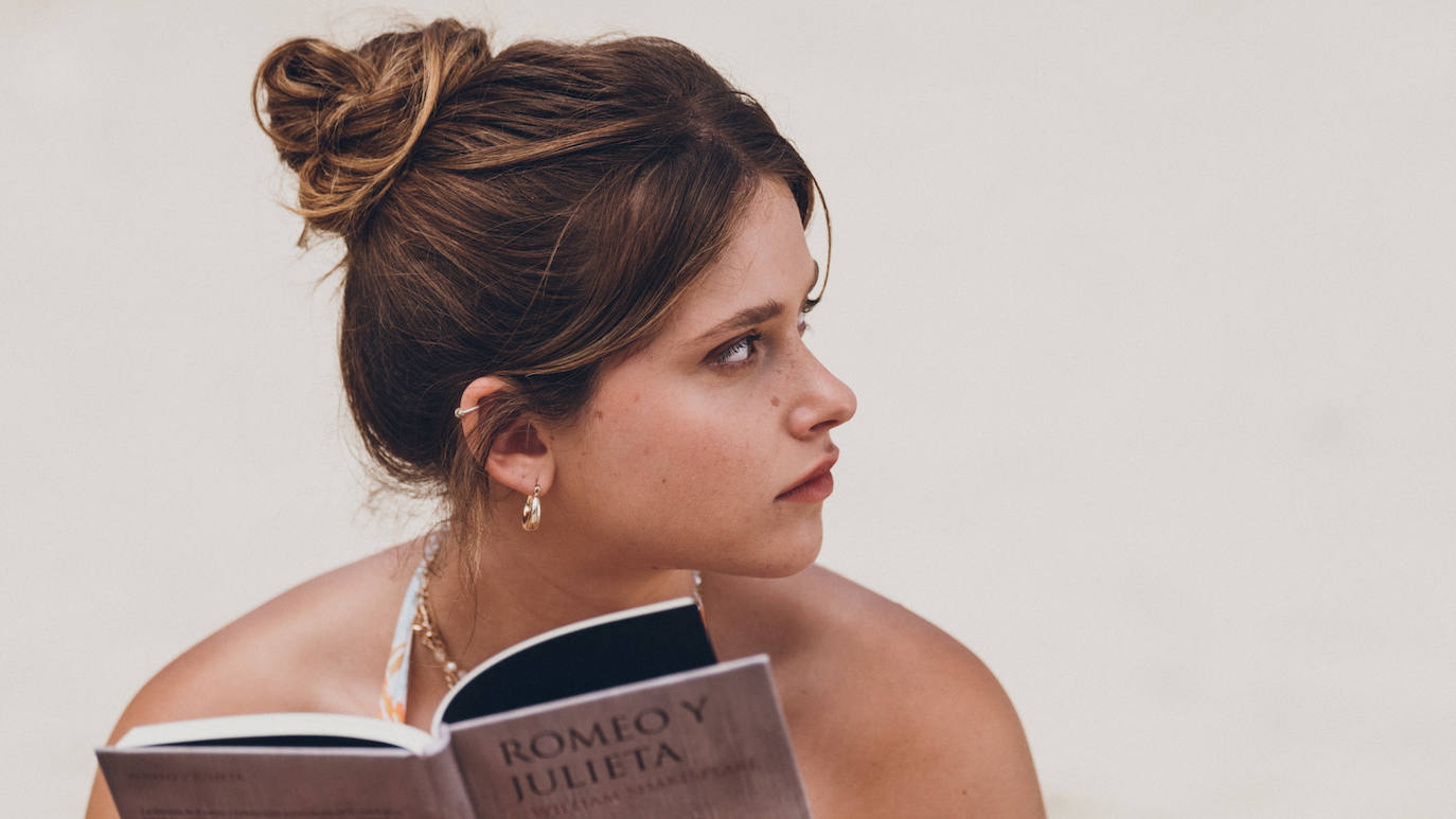 La serie &#039;Culpa mía&#039; llega a Amazon con espectaculares carreras de coche por Málaga