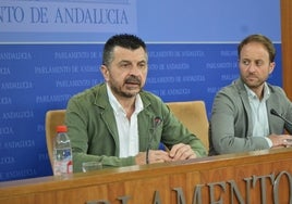 Toni Martín, portavoz del Grupo Popular, y Erik Domínguez, miembro de la comisión.