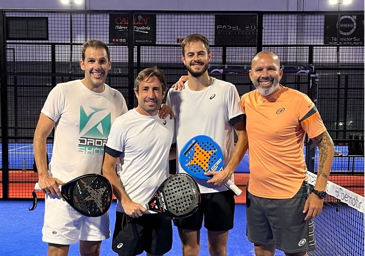 Entrenándose junto a Juan Martín Díaz, y con sus 'coaches'.