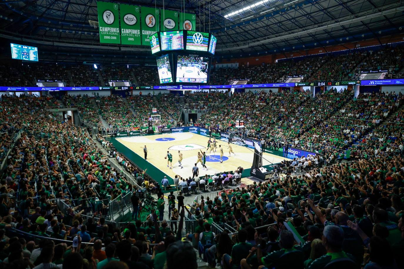 El tercer partido de la serie Unicaja-Barça, en imágenes
