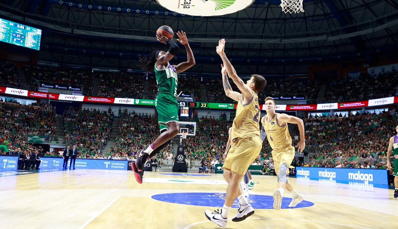 El tercer partido de la serie Unicaja-Barça, en imágenes