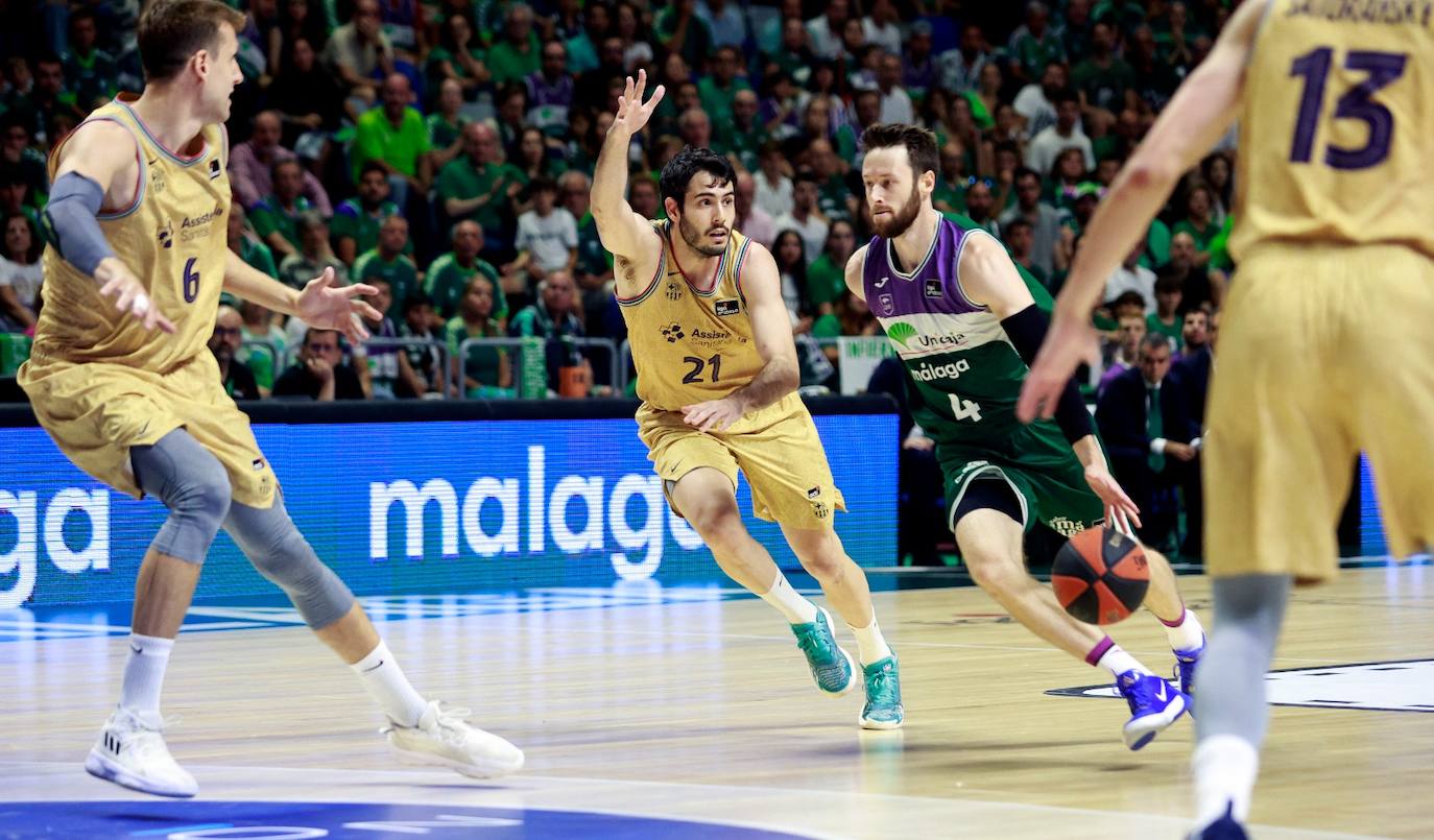 El tercer partido de la serie Unicaja-Barça, en imágenes