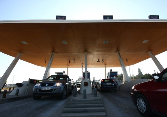 Uno de los tres puntos de peaje de la autopista de la Costa del Sol (AP-7).