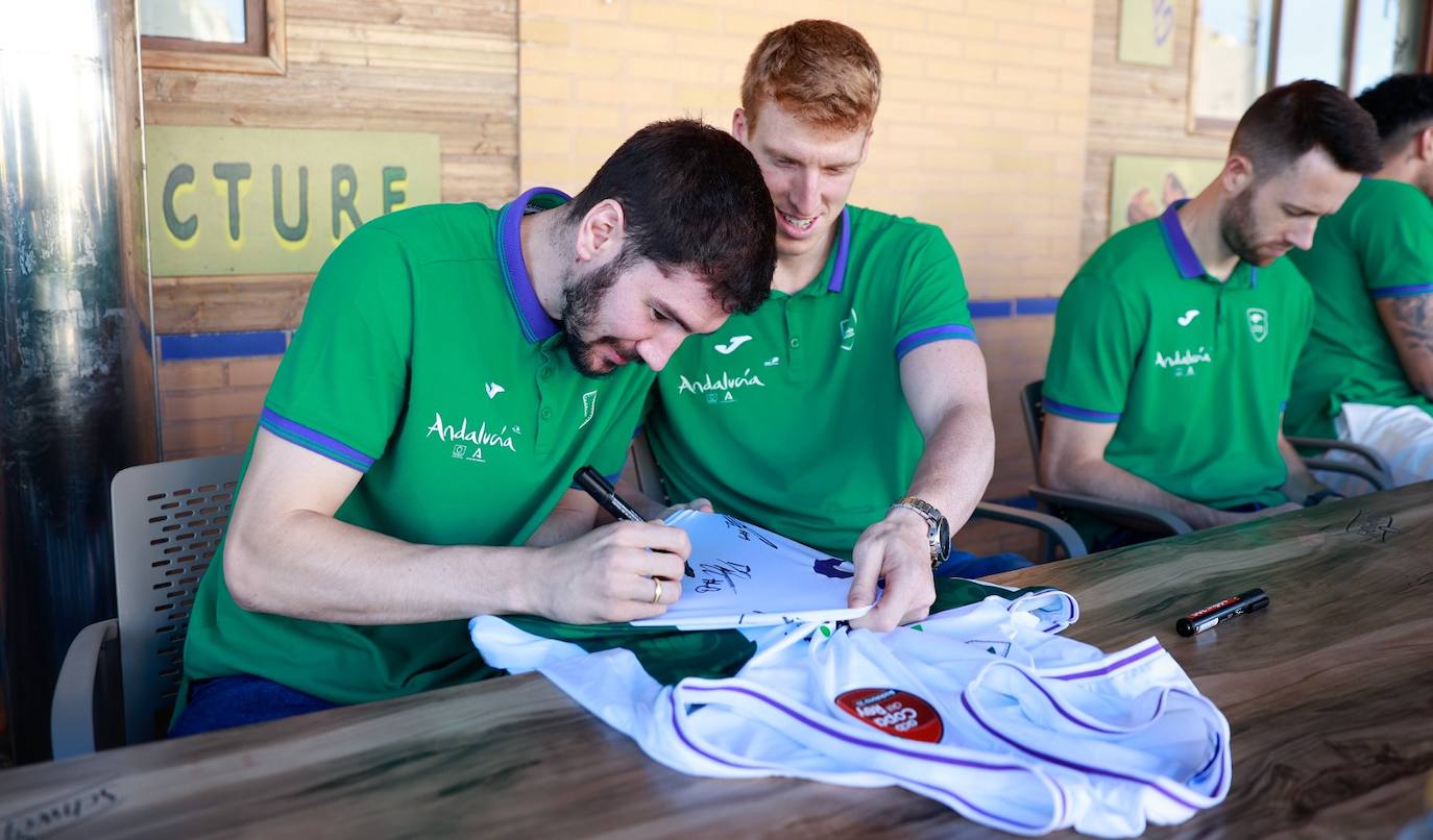 El Unicaja se despide de sus aficionados en Le Grand Café